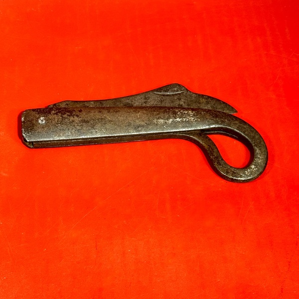 26-010 Jackknife with Integral Flint Striker