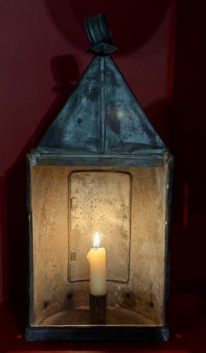 25-114 Candle Lantern in a Semilunar Form