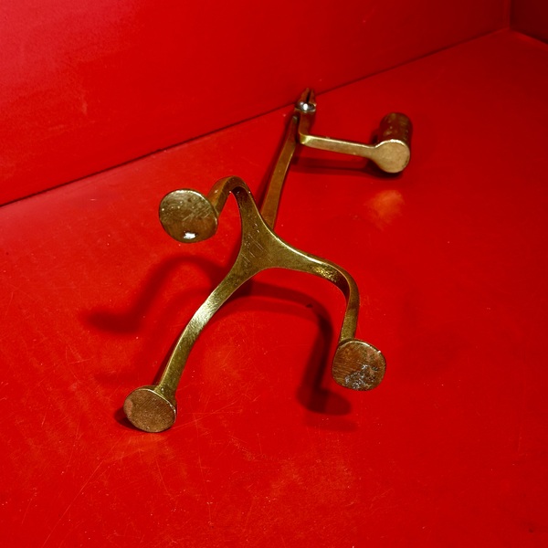 25-121 Brass Combo. Rush Holder/Candle Socket.