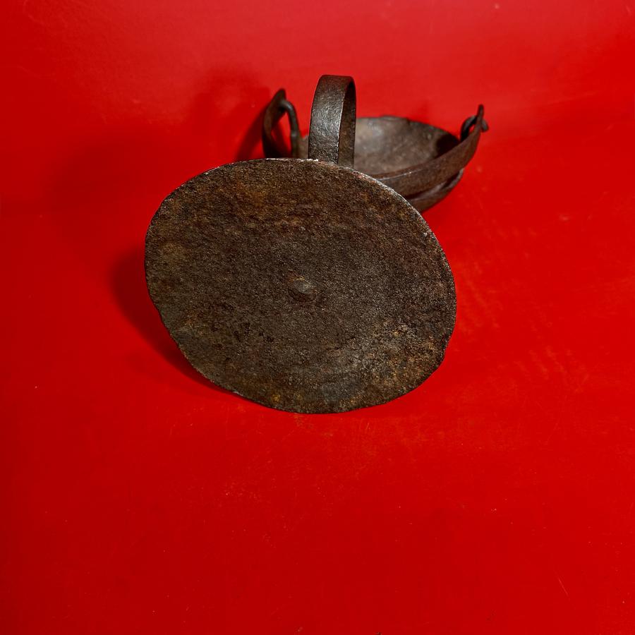 26-064 Wrought Iron Trunnion Mounted Grease Lamp