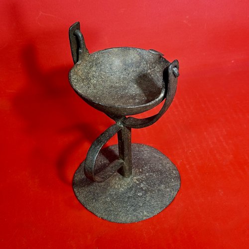 26-064 Wrought Iron Trunnion Mounted Grease Lamp
