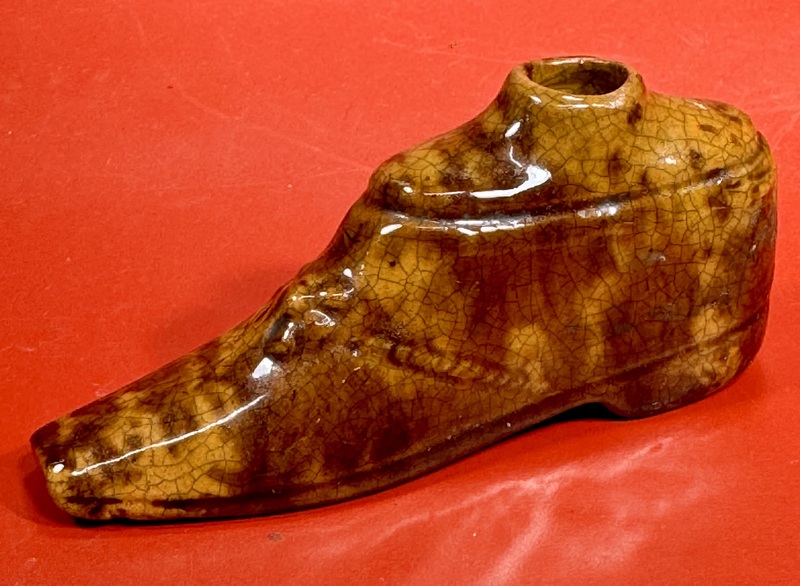 24-091 Yellow ware inkwell in the form of a shoe