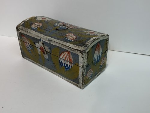 21-203. A small painted dome top box