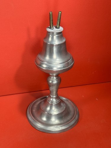 24-146. Pewter lamp, with a bell-shaped font