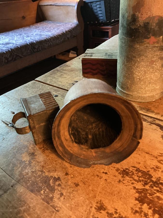 2 Small Kitchen Items