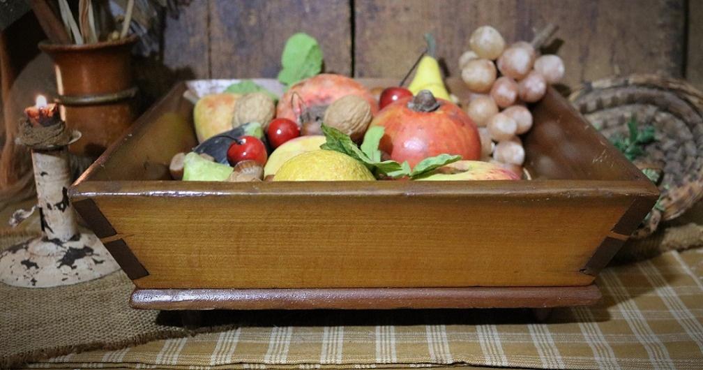Canted Apple Box