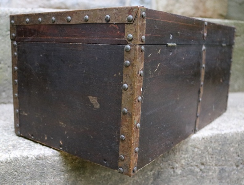 Studded Valuable Box Heart Escutcheon
