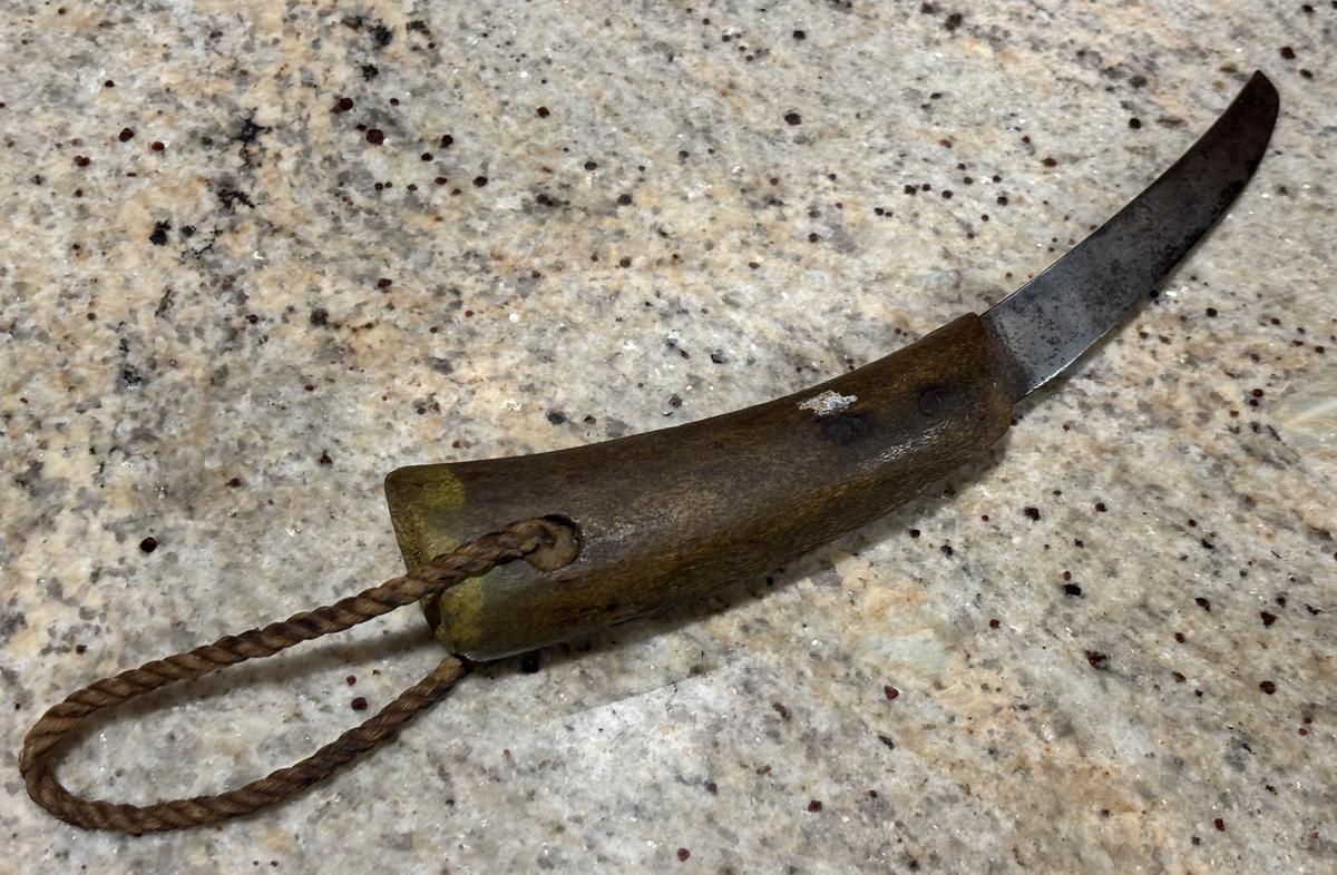 Early Primitive Crooked Knife