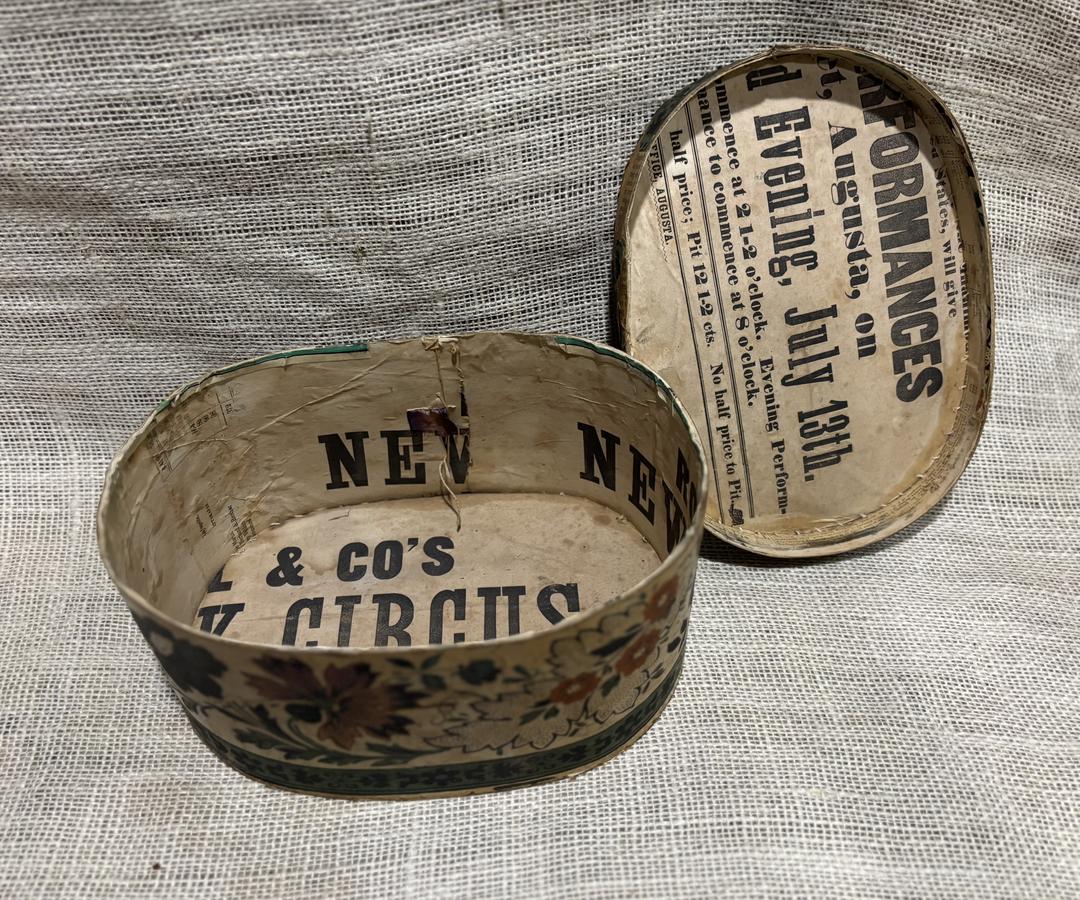 19th Century Oval Wallpaper Box-9"