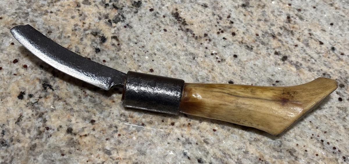 Early Crooked Knife