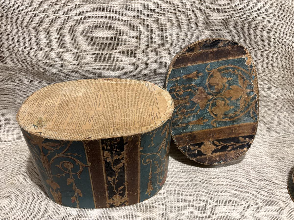19th Century Oval Wallpaper Box-11"