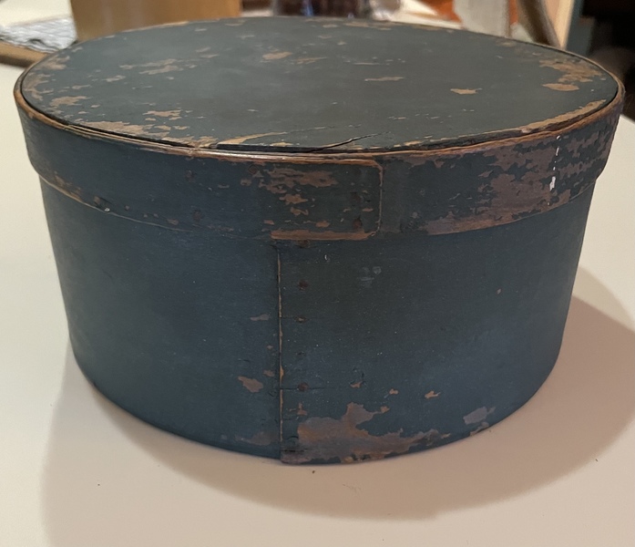 Dark green original round pantry box