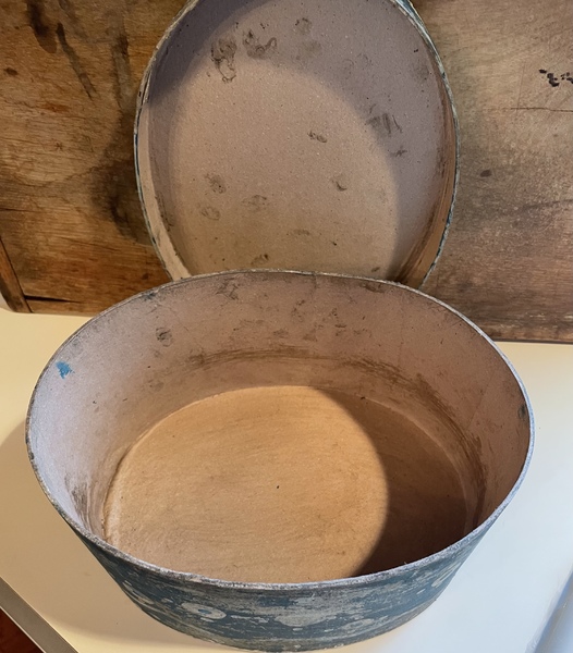 Oval wallpaper box