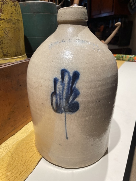 E & L P Norton Bennington V T. 1 Gal. Jug