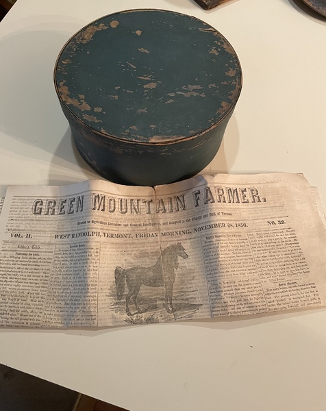 Dark green original round pantry box