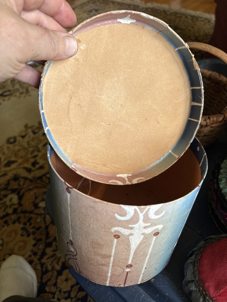 19th century round wallpaper box strong color