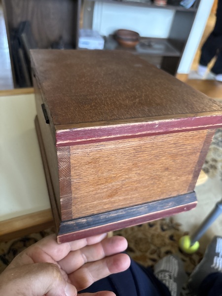 Early 19th century dovetailed box with tray inside