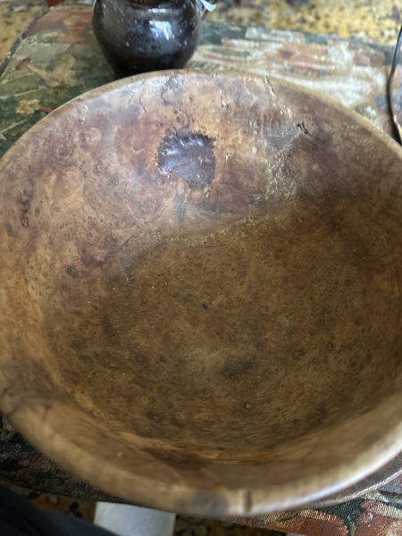 18th century American Burl footed 7 1/2 inch bowl