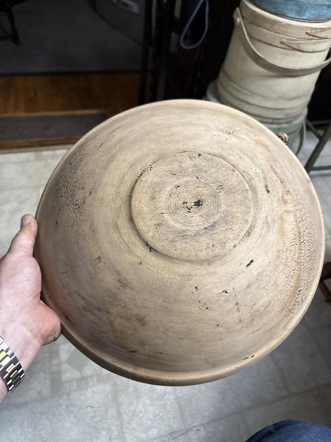 18th early 19th century white pine bee-hive bowl