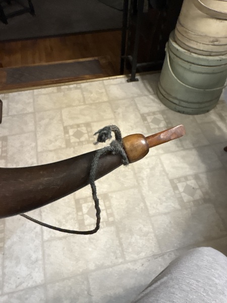 Southern 18th nice domed end powder horn patina