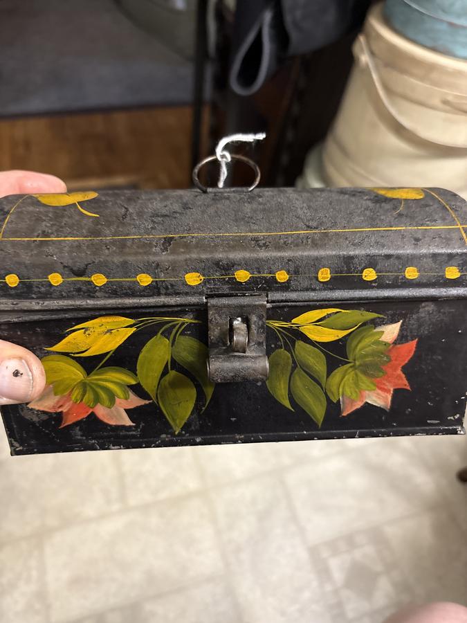 Early 19th. C. Toleware tulip design document box