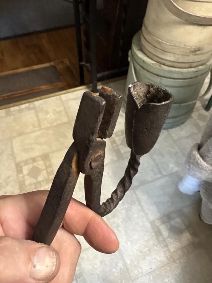 17th early 18th century forged iron rushlight