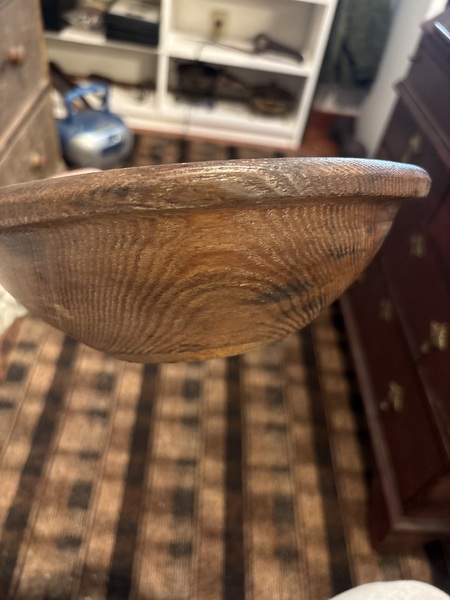 Early 18th century American bee- hive footed bowl