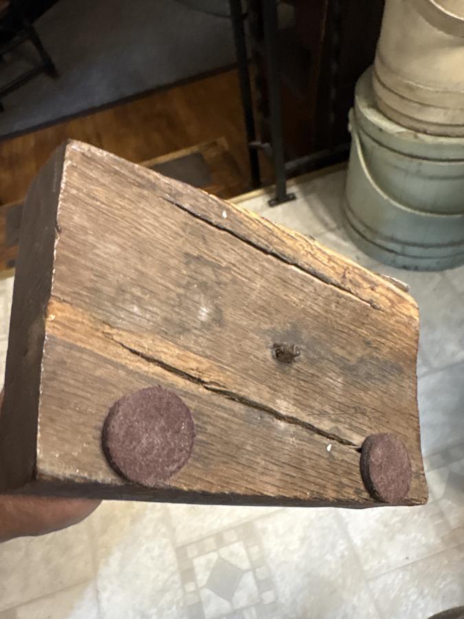 17th early 18th century forged iron rushlight