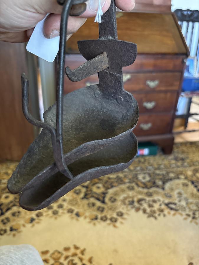 Early 18th century iron double grease lamp must c.