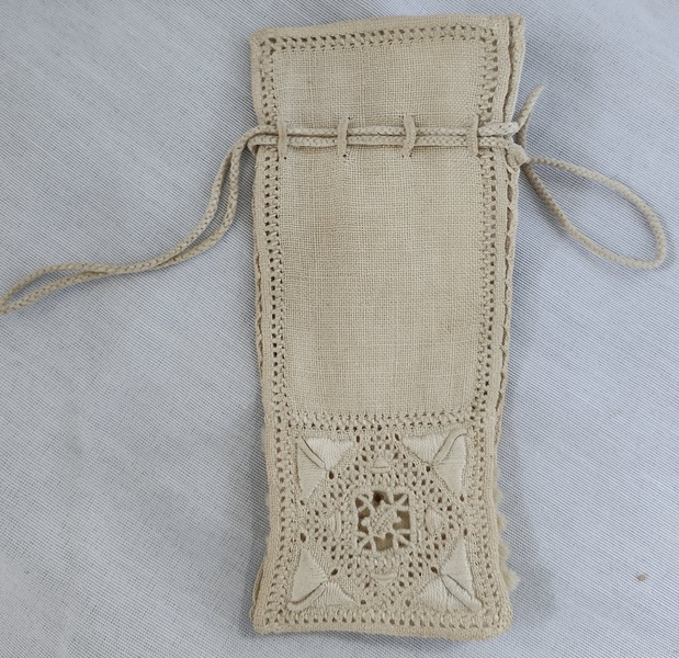 **Tiny Near Mint 19th C. Linen Sewing Needle Case