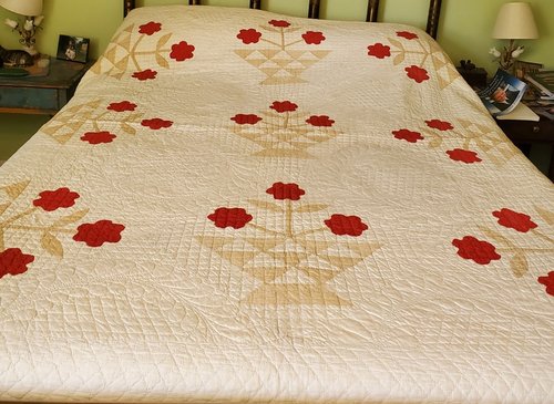 **Antique 1870's Well Quilted Flower Basket Quilt