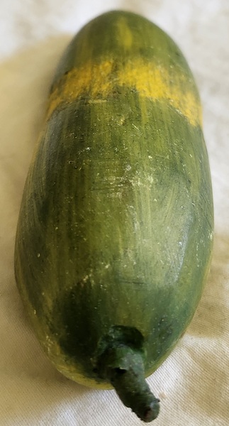 **Vintage Italian Stone Cucumber