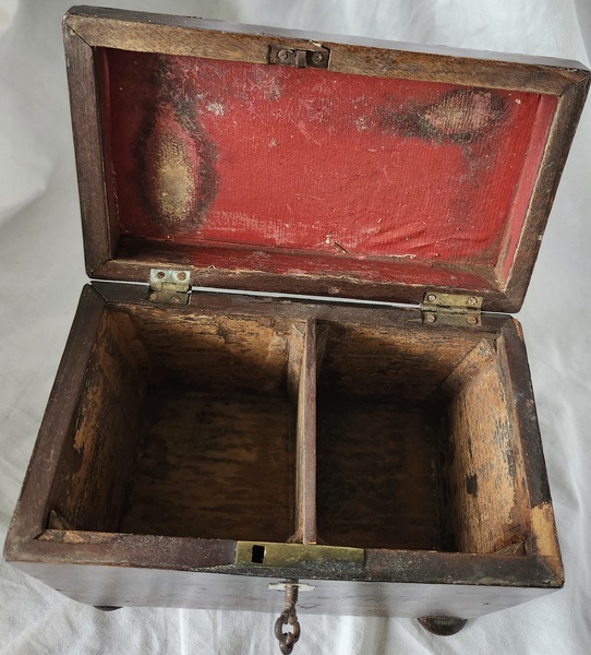Antique Burl Veneer Tea Caddy w/Working Orig. Key