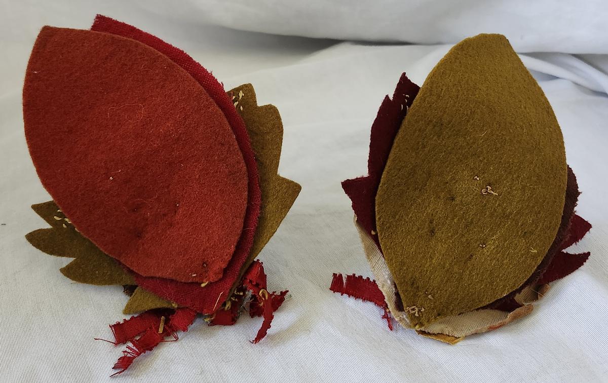 Rare Pr. Antique Folk Art Dog & Cat Pen Wipes