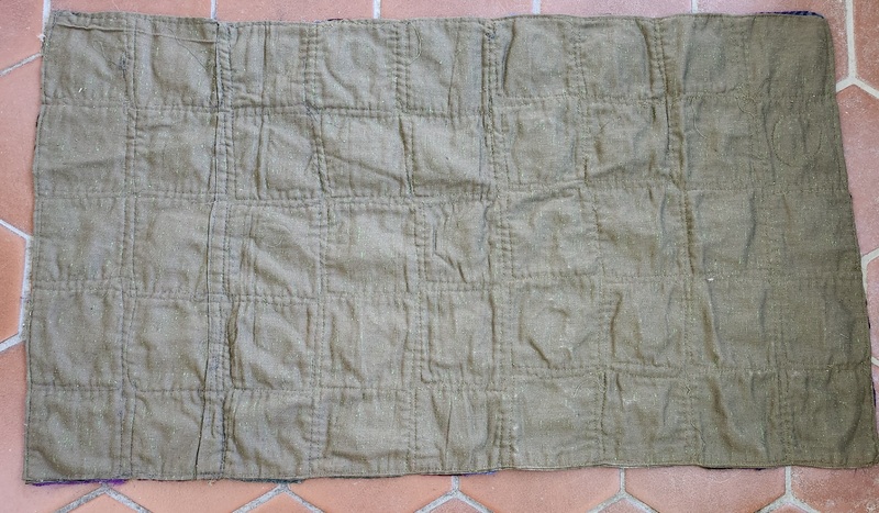**Antq. Amish Table Rug w/Hearts, Bluebird