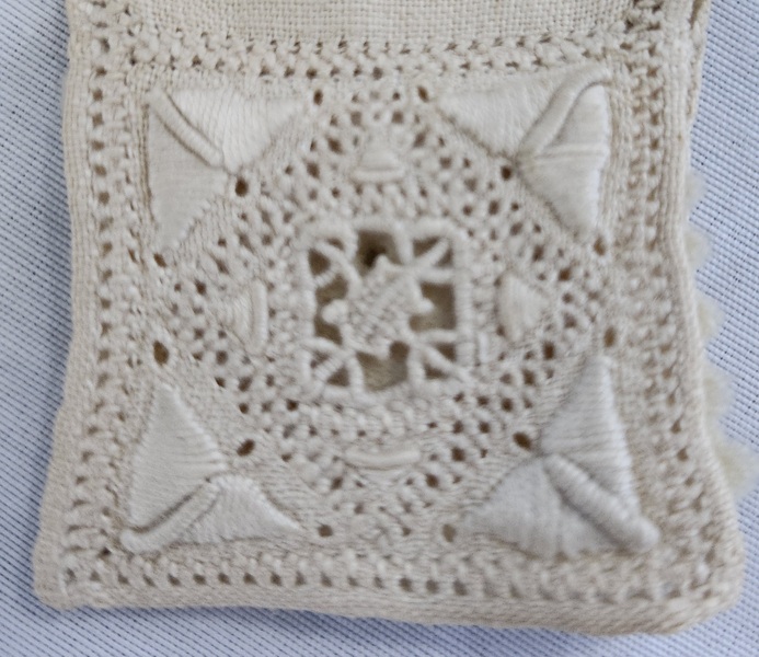 **Tiny Near Mint 19th C. Linen Sewing Needle Case