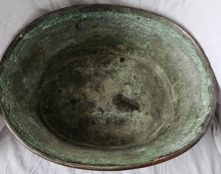 **Antique Small Size Copper Baby Washtub