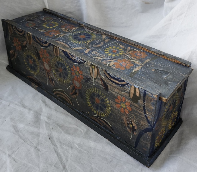 **Vntg. Scandinavian Folk Art Slide Lid Candle Box