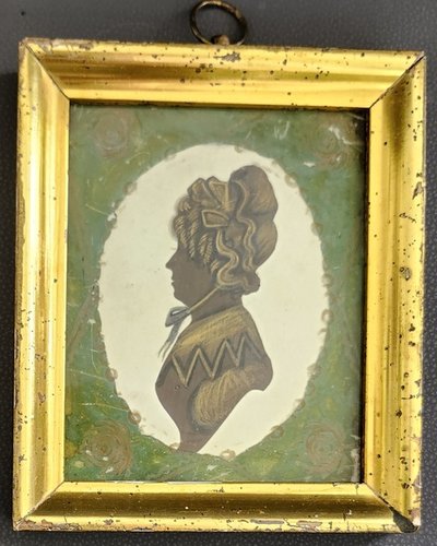 **Antique Silhouette of Woman in Eglomise Frame