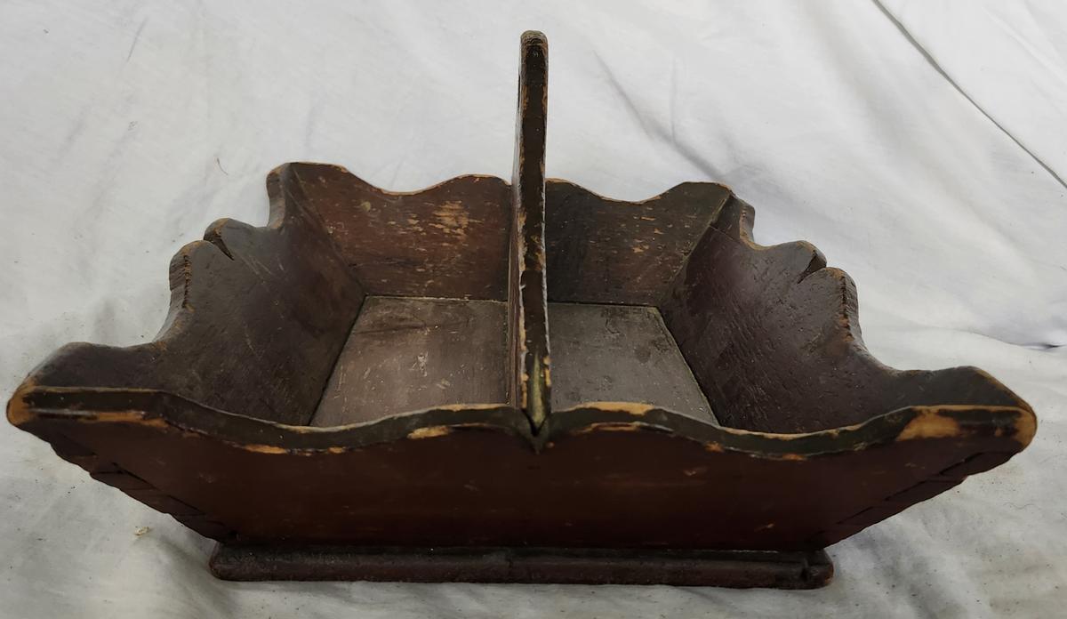 19th C. Knife Box w/Scalloped Design & Orig. Paint