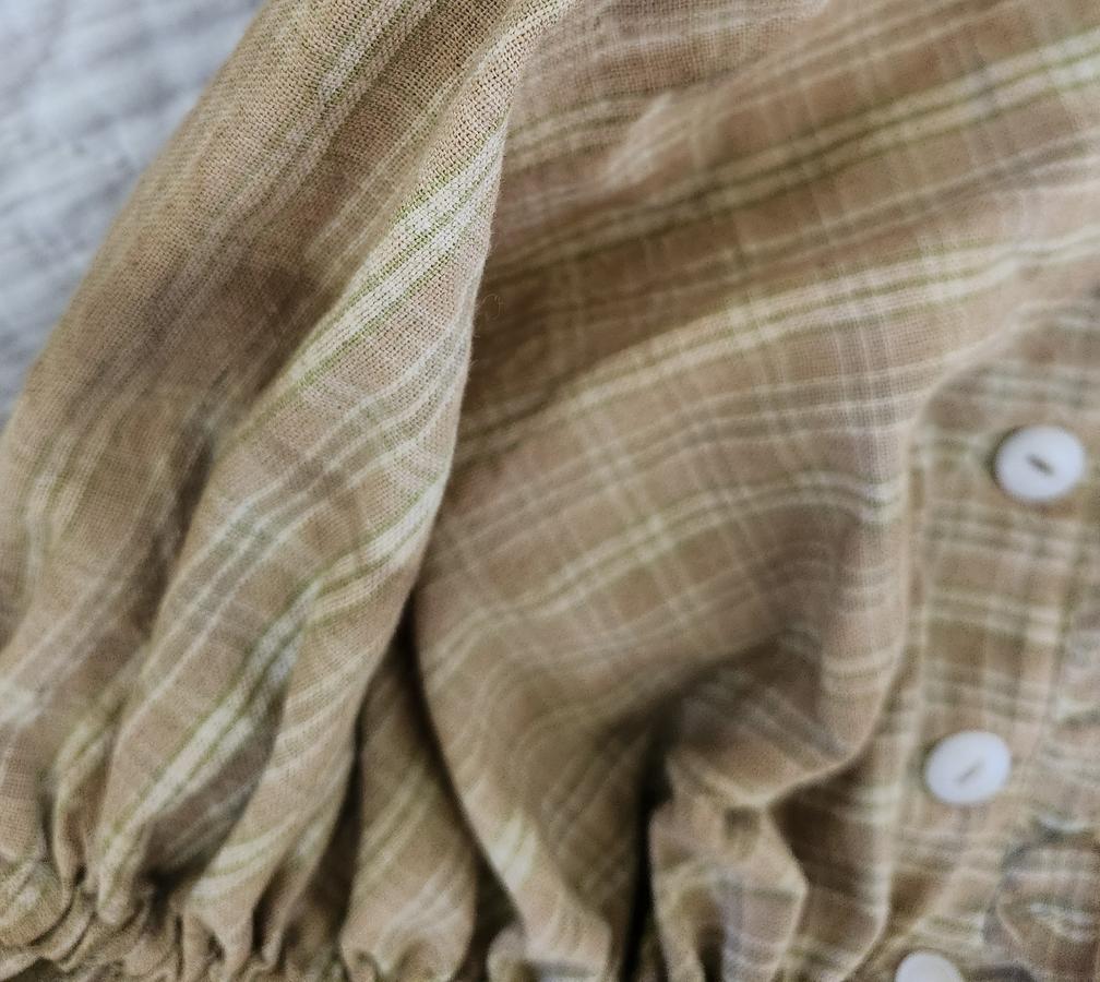 Vintage Buttoned Prairie Bonnet in Old Brown Plaid