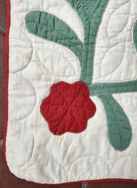 **Vintage Appliqued Cockscomb Doll Quilt