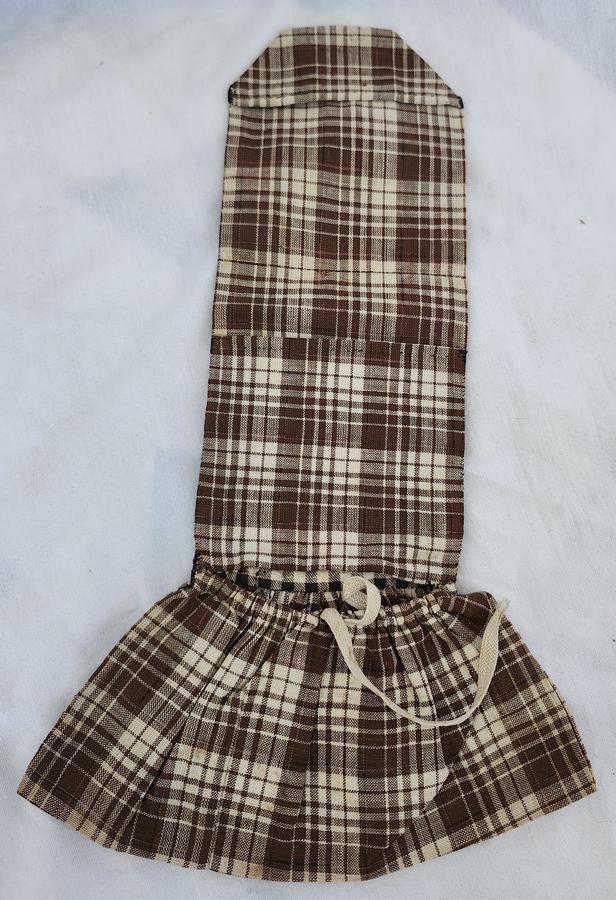 19th C. Brown Homespun Huswif Sewing Pocket