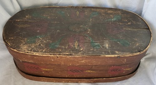 **Lg. 17 1/2" L.19th C. PA. Tulip Design Band Box