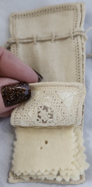**Tiny Near Mint 19th C. Linen Sewing Needle Case