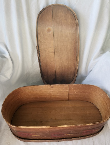 **Lg. 17 1/2" L.19th C. PA. Tulip Design Band Box