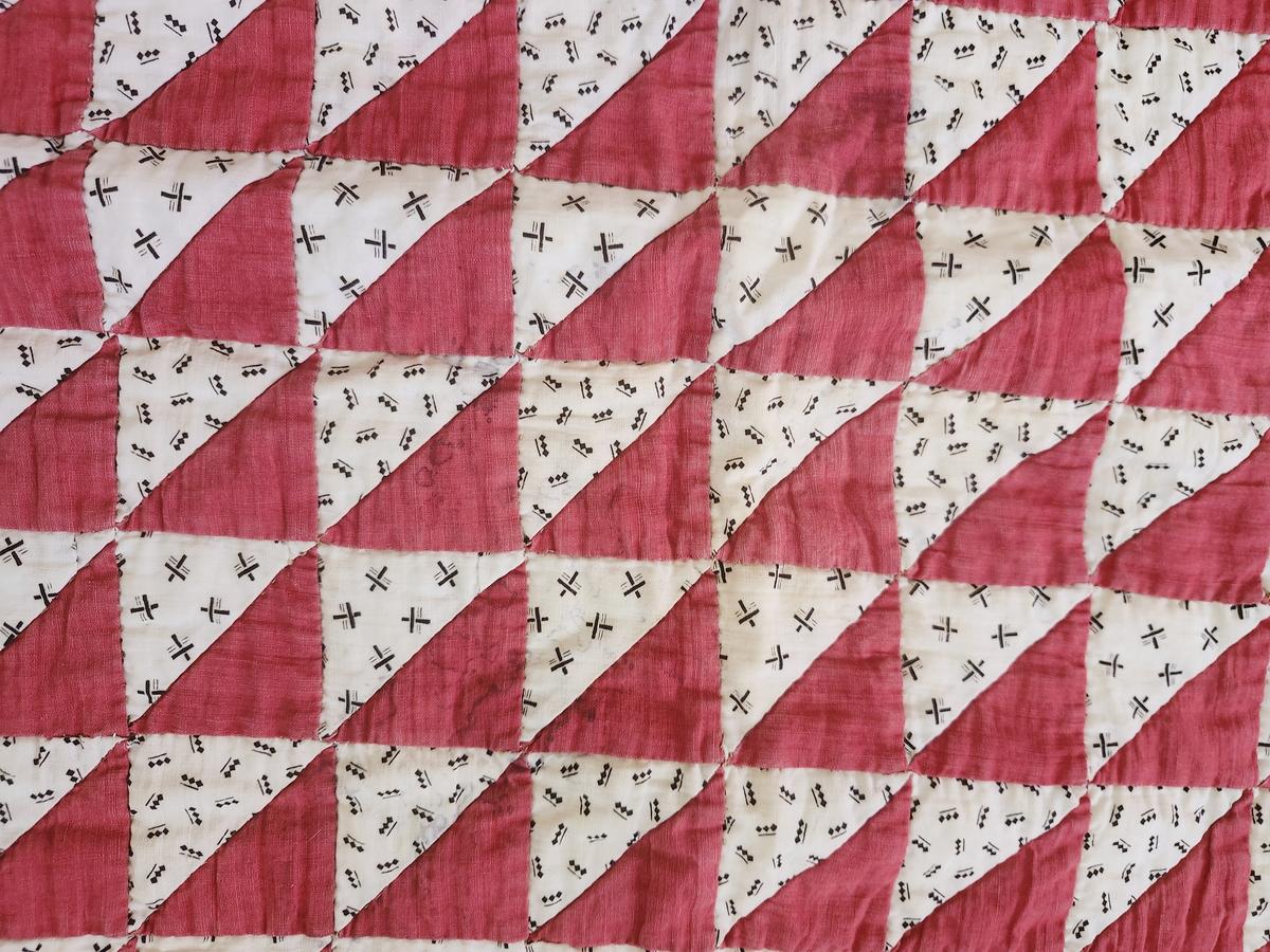 Antique Red & White Triangles Crib Quilt