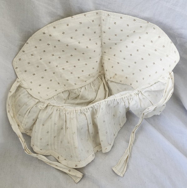 **Antique Shirting Print Child's Prairie Bonnet