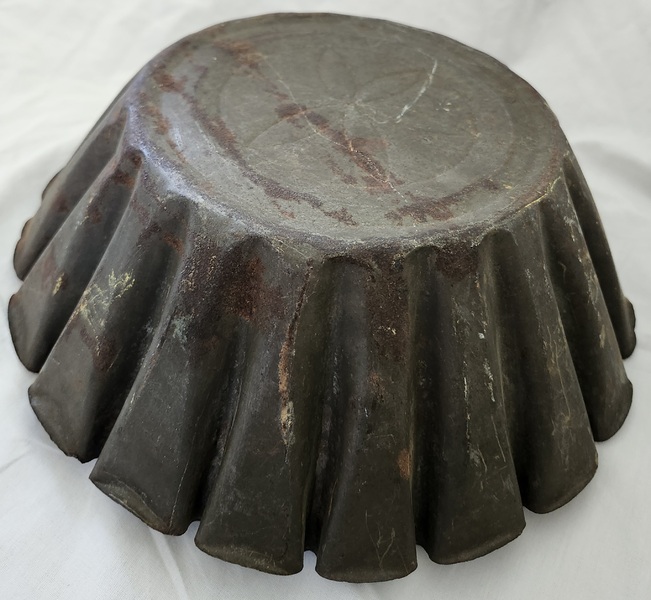 Antique PA. Folk Art Tin Food Mold w/Radial Design