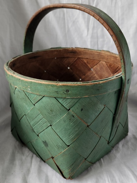 **Antique Wide Splint Basket in Apple Green Paint